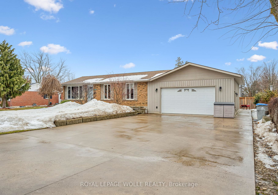 3972-burns-street-perth-east-ontario-x12702116