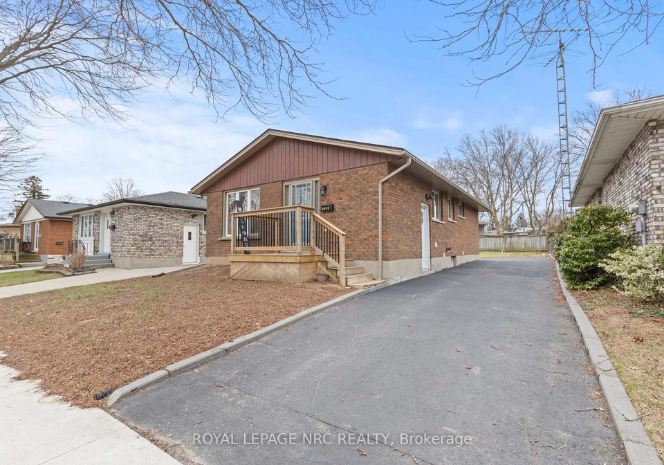 5698-heritage-drive-niagara-falls-ontario-x12702290