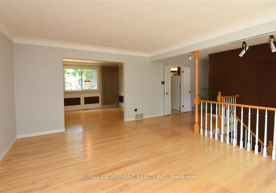 30-terrace-drive-hamilton-ontario-x12703096