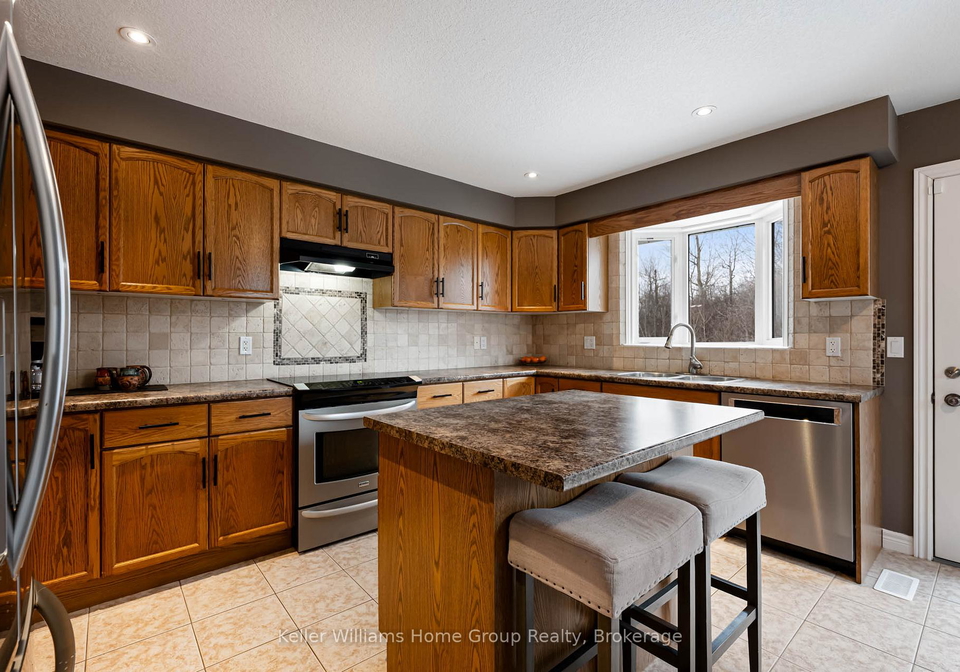 564-black-street-centre-wellington-ontario-x12703162