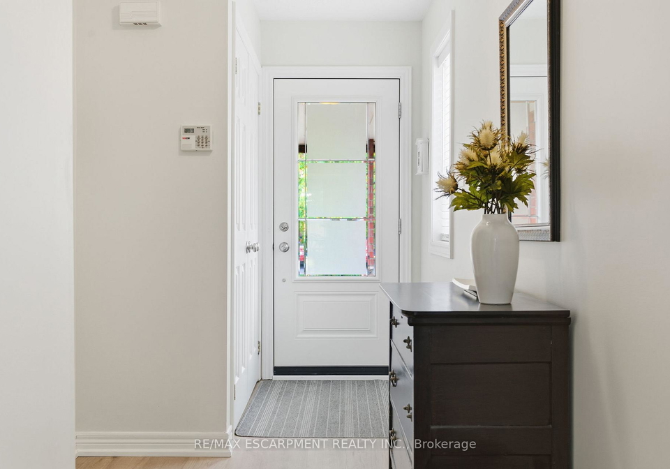 9-slater-court-hamilton-ontario-x12703234