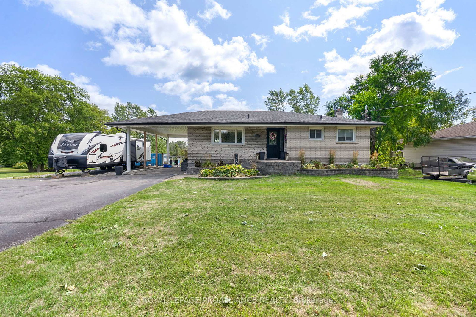 16395-highway-2-highway-quinte-west-ontario-x12704248