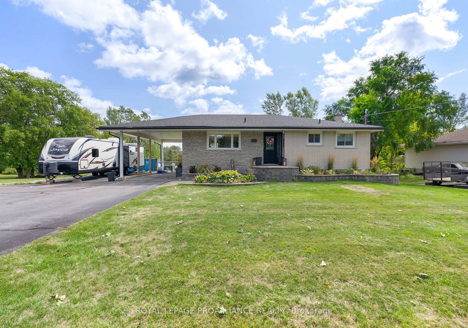 16395-highway-2-highway-quinte-west-ontario-x12704248