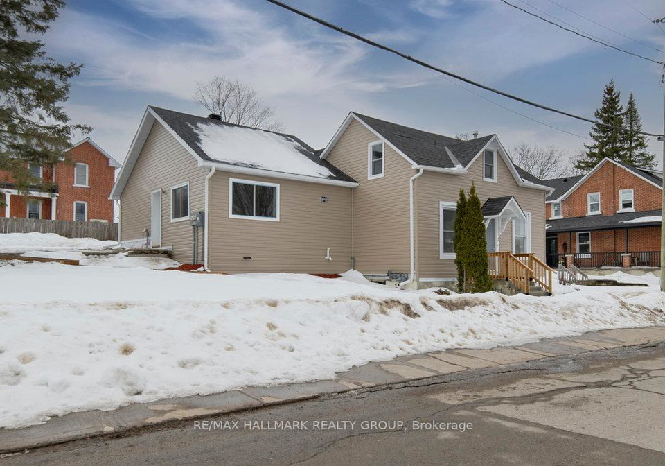 21-elgin-street-e-arnprior-ontario-x12704296