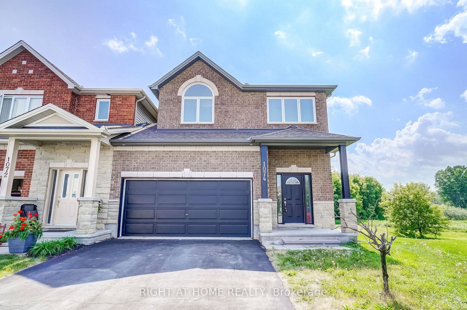 1074-northgraves-crescent-kanata-ontario-x12705812