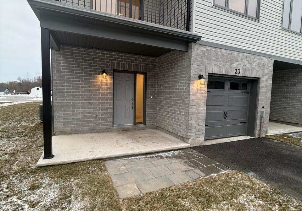 33-evans-street-prince-edward-county-ontario-x12705920