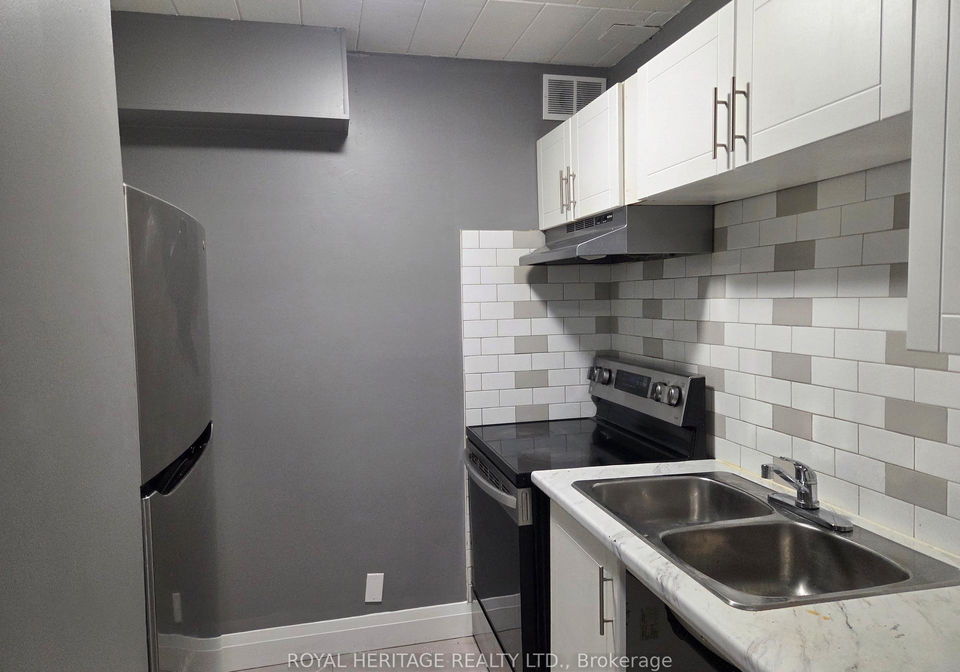 8800-willoughby-drive-niagara-falls-ontario-x12706566