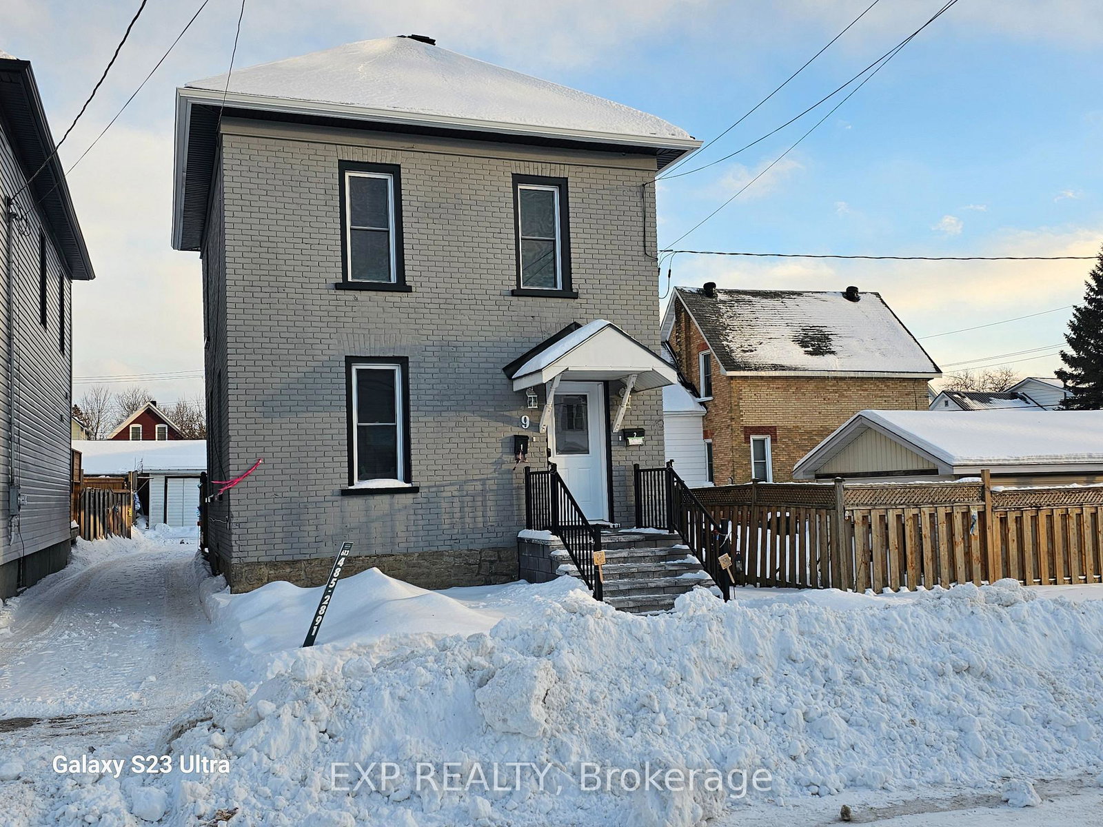 9-kent-street-smiths-falls-ontario-x12707474
