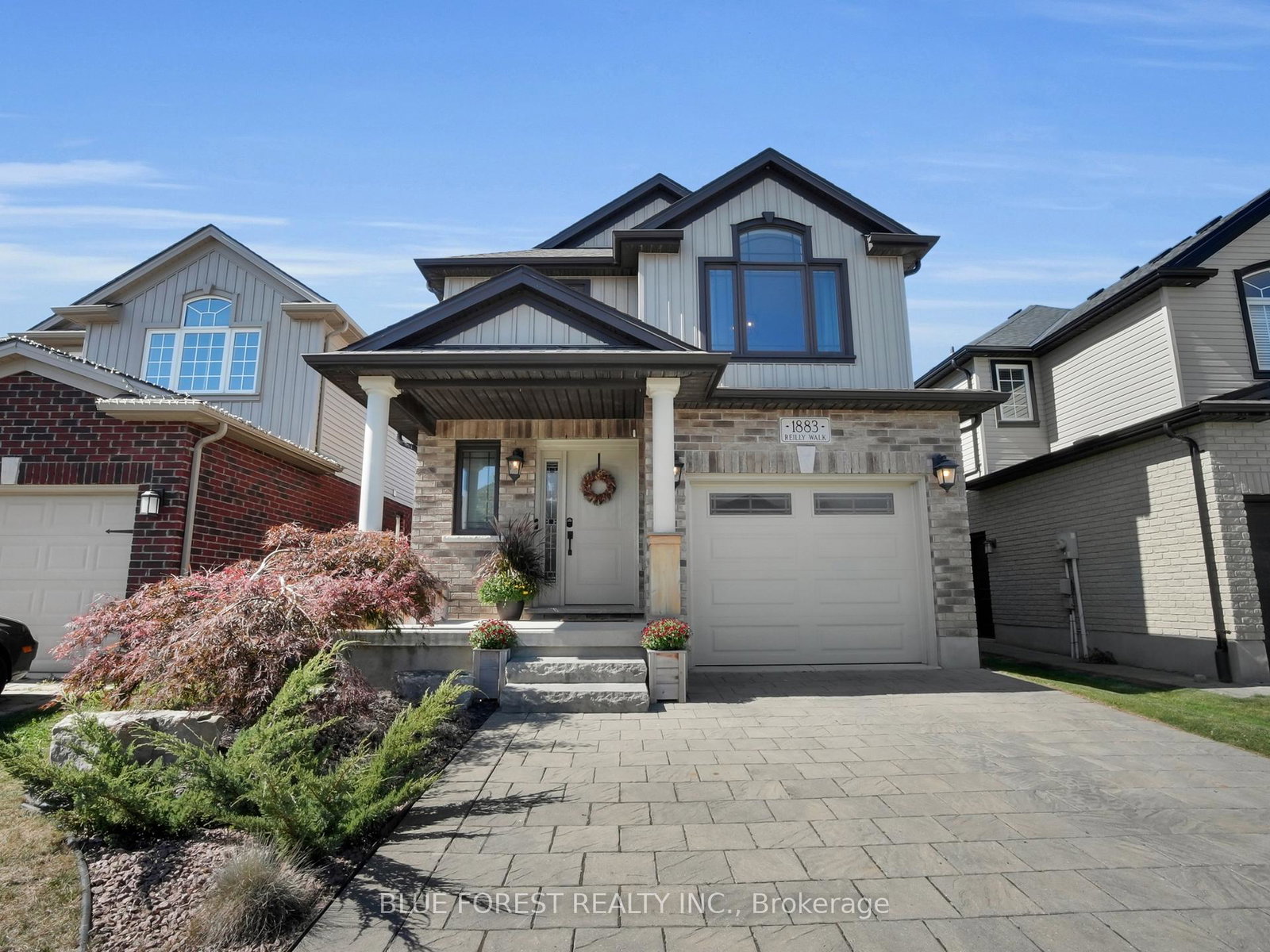 1883-reilly-walk-london-north-ontario-x12707722