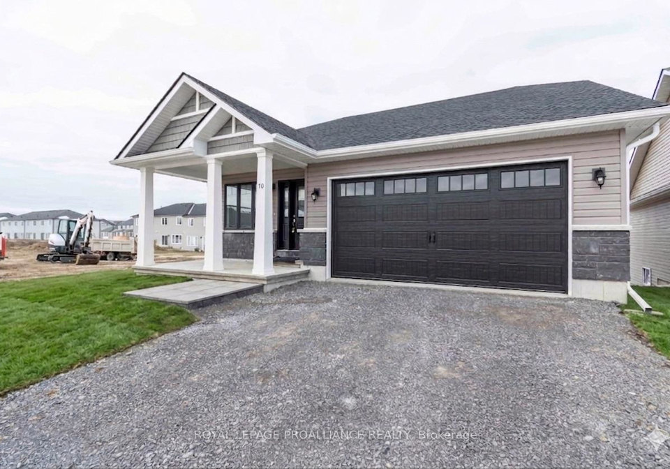 70-stirling-crescent-prince-edward-county-ontario-x12709238