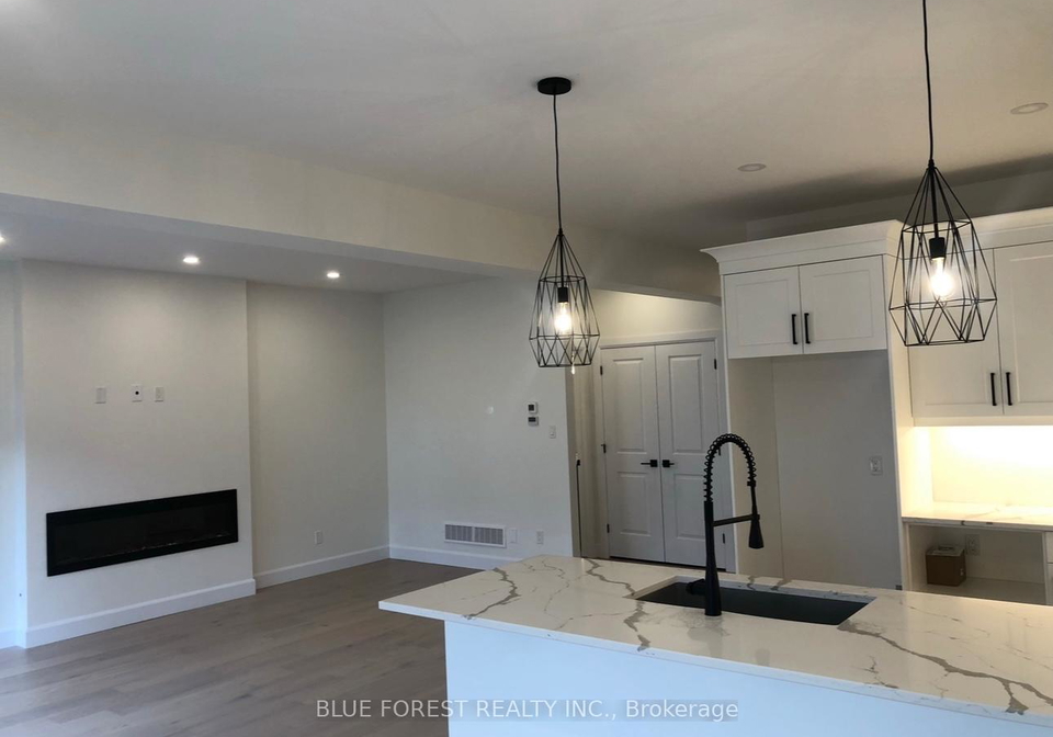 3-armstrong-street-strathroy-caradoc-ontario-x12709488
