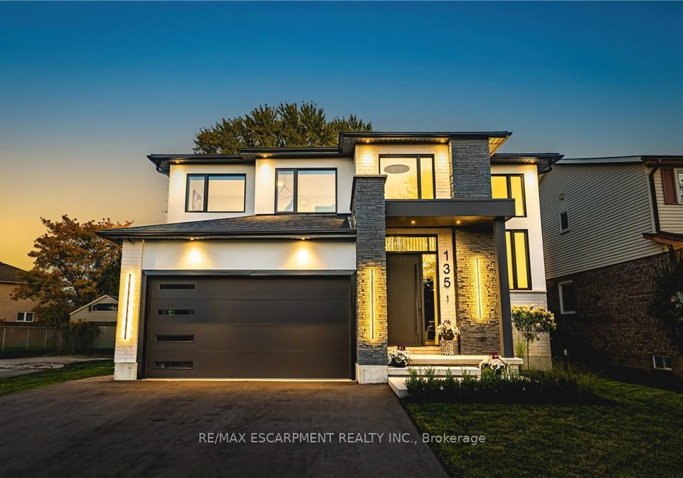 135-eleanor-avenue-hamilton-ontario-x12710186
