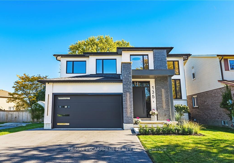 135-eleanor-avenue-hamilton-ontario-x12710186