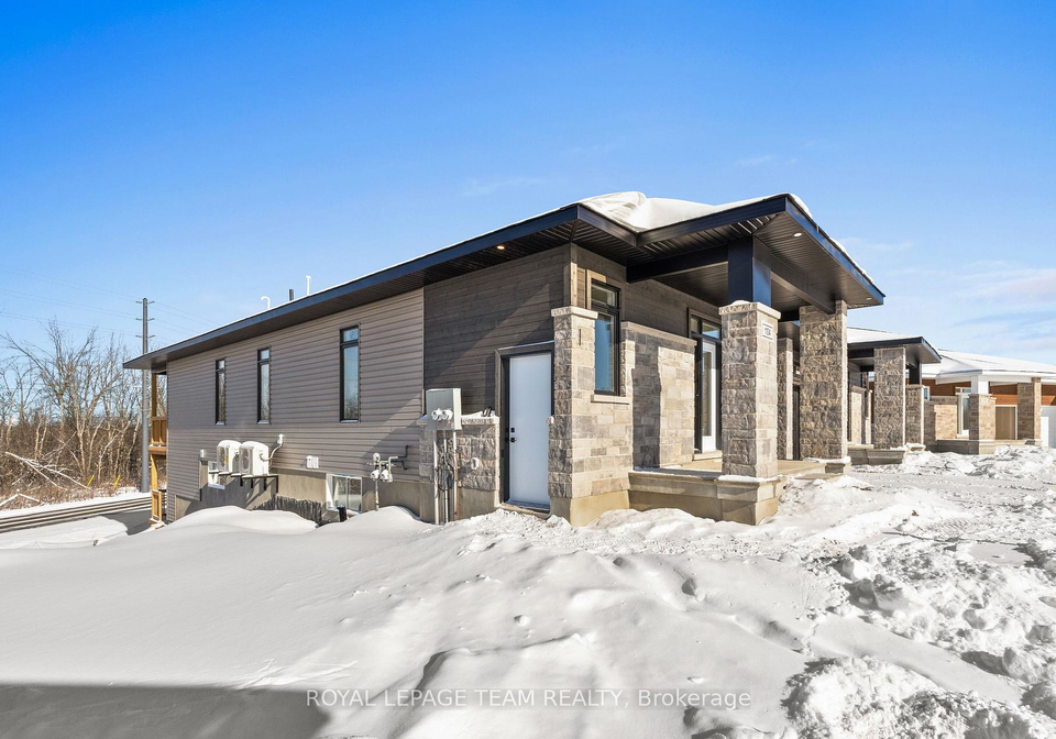 1104-moore-street-brockville-ontario-x12710728
