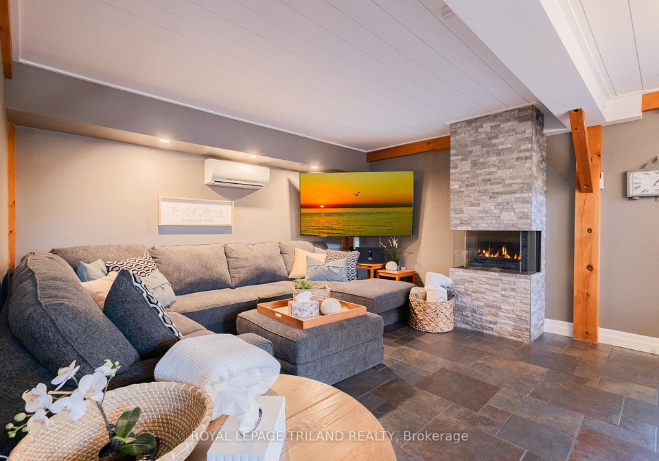 42-lakeside-circle-lambton-shores-ontario-x12710844