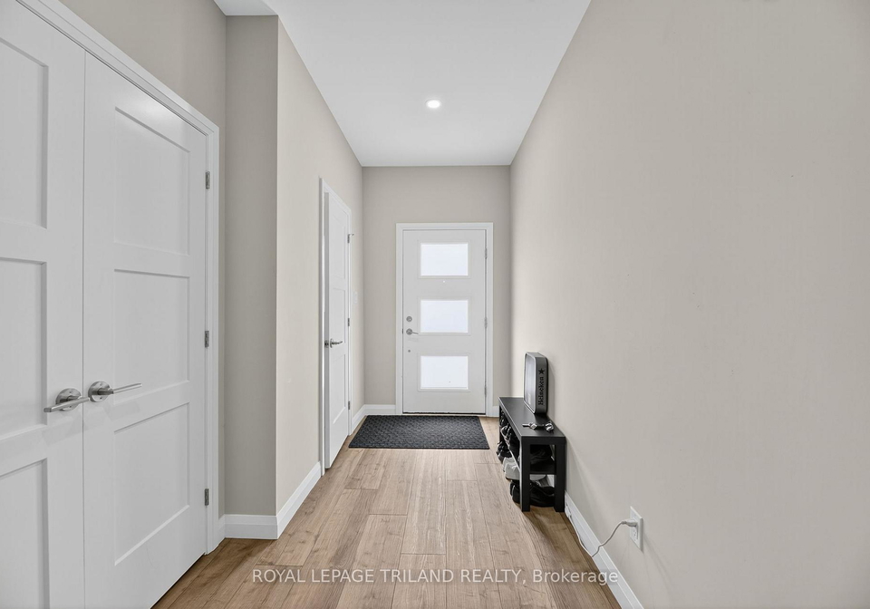 17-nicholson-street-lucan-biddulph-ontario-x12712228
