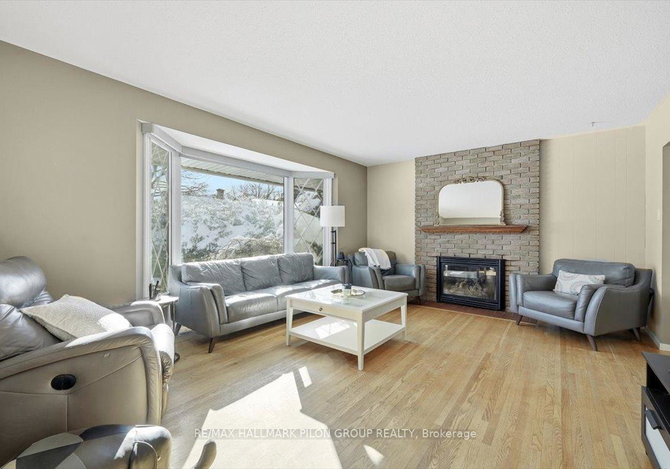 2116-grafton-crescent-ottawa-ontario-x12712332