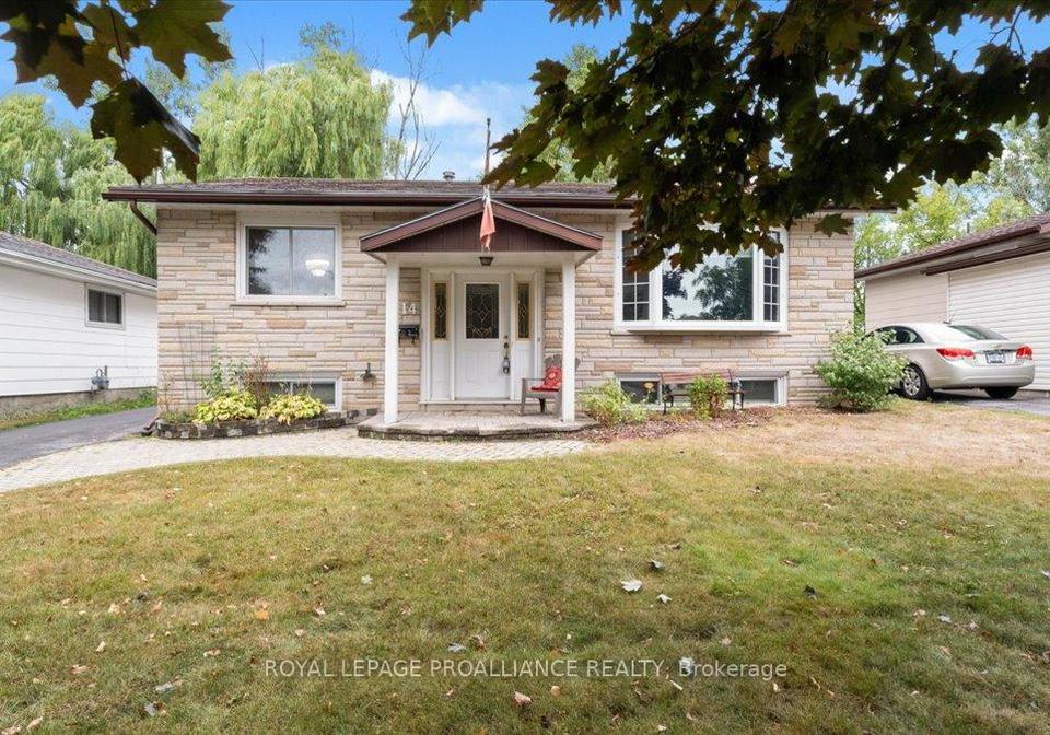14-connolly-avenue-quinte-west-ontario-x12712746