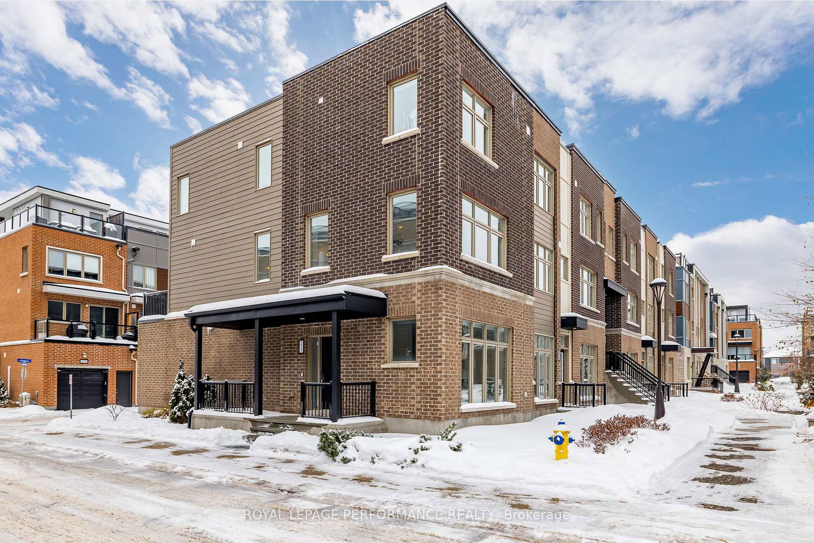 225-makadewa-private-w-ottawa-ontario-x12712990