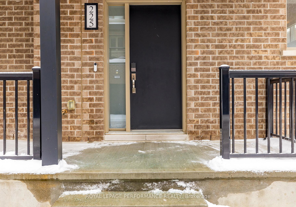 225-makadewa-private-w-ottawa-ontario-x12712990