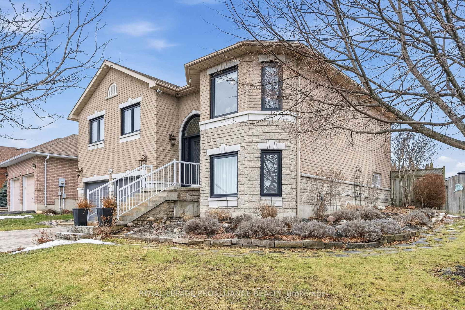 236-parkview-hills-drive-cobourg-ontario-x12713578