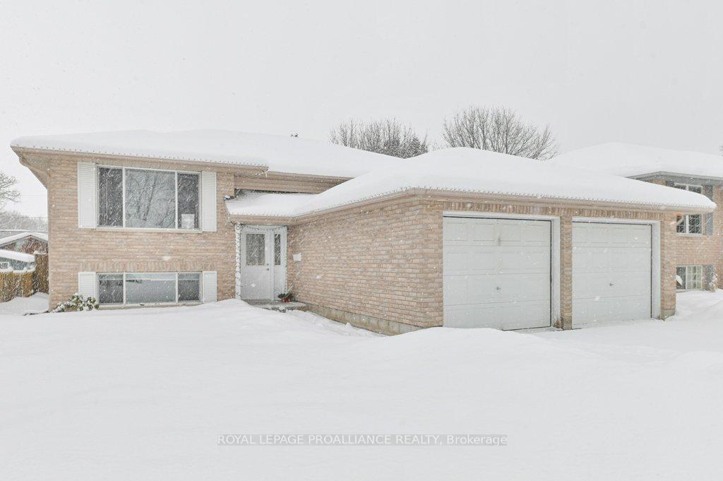 8-gilmour-court-quinte-west-ontario-x12713772
