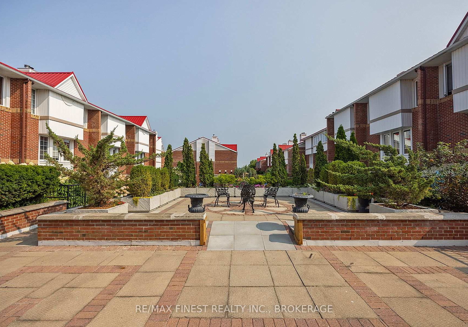 1-place-darmes-kingston-ontario-x12713822