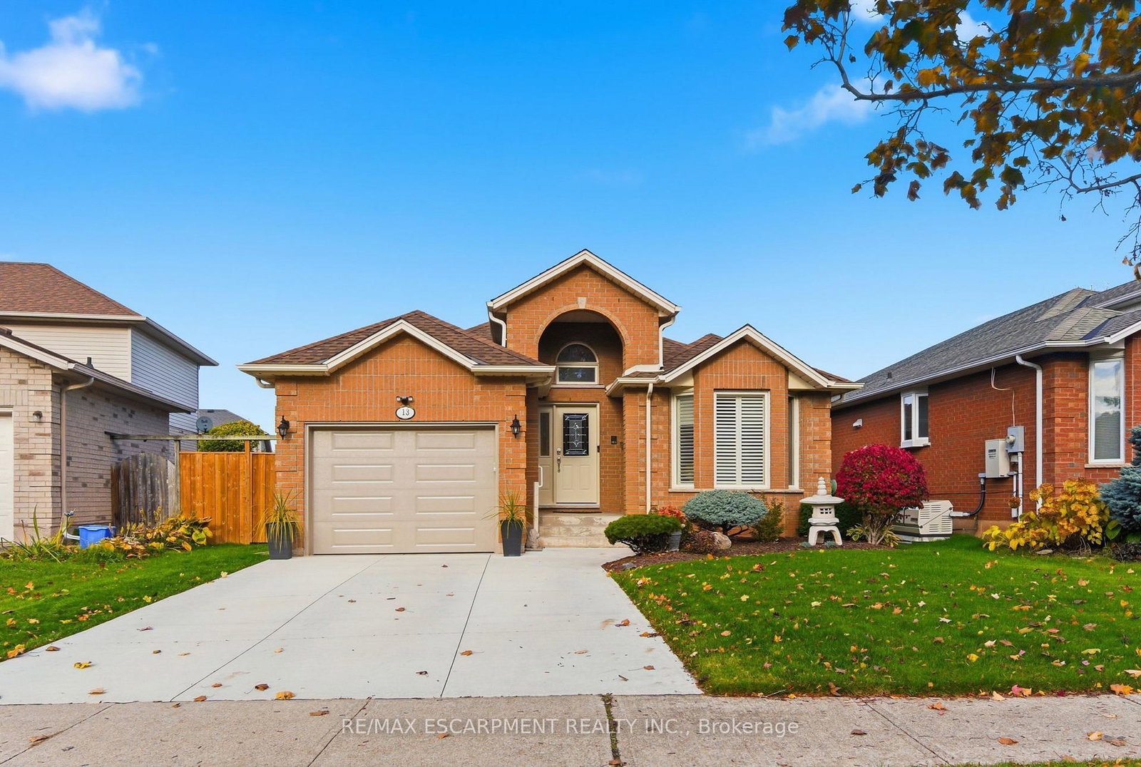 13-colonial-crescent-grimsby-ontario-x12714170