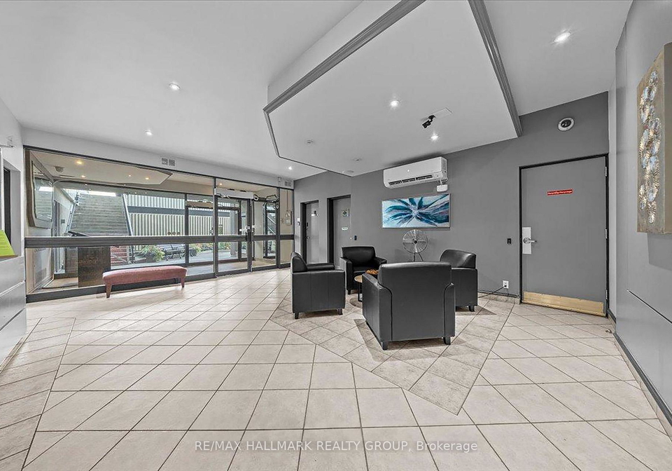 158-b-mcarthur-avenue-ottawa-ontario-x12715978