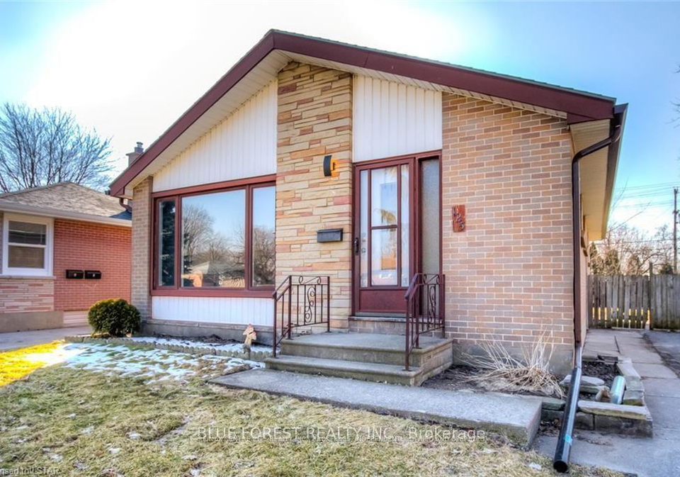 125-irving-place-london-east-ontario-x12716448