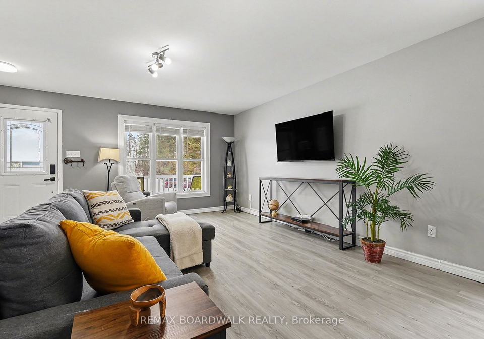 2190-valley-street-north-stormont-ontario-x12717158