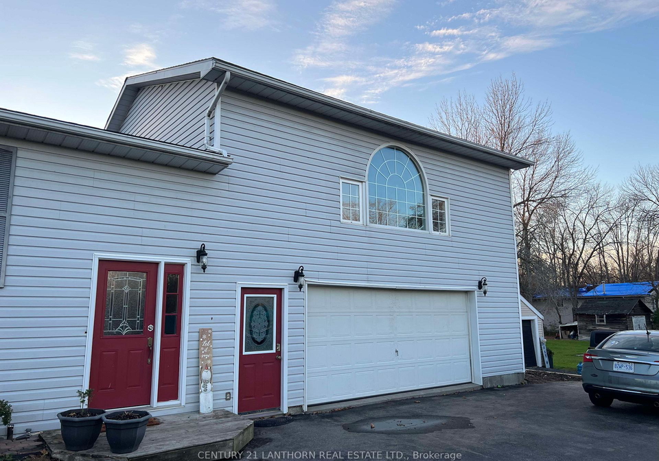 735-county-road-28-prince-edward-county-ontario-x12717628