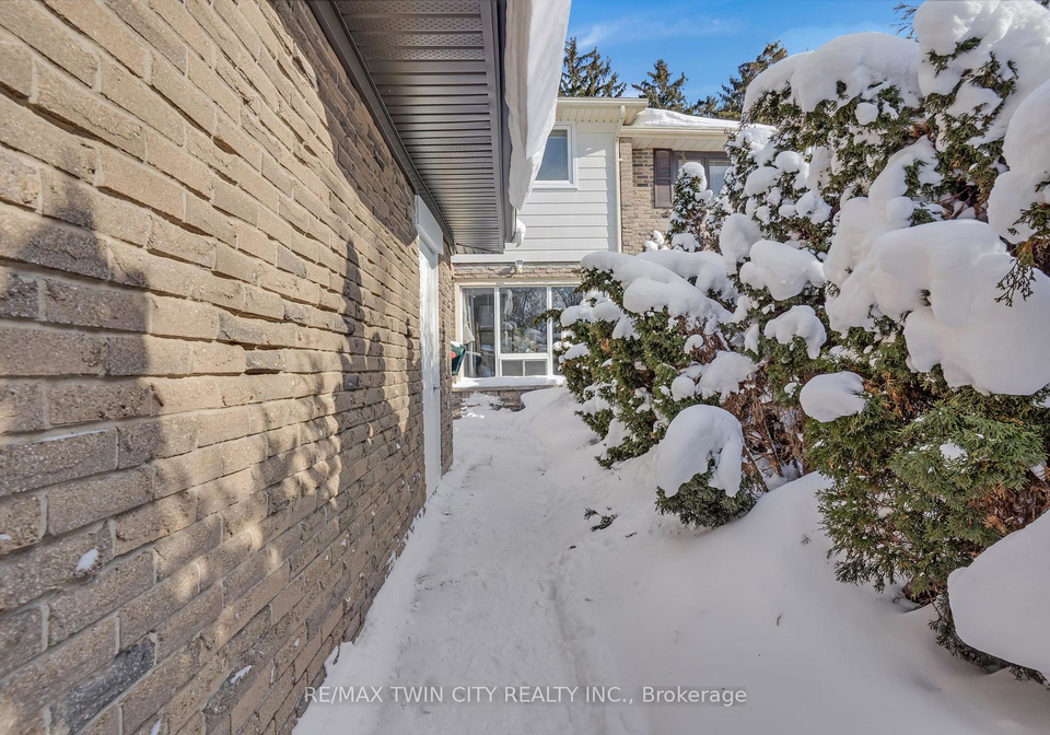 22-ralgreen-crescent-kitchener-ontario-x12718396