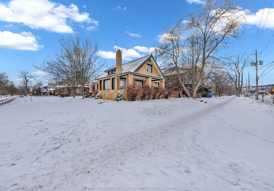 2311-university-avenue-w-windsor-ontario-x12718826
