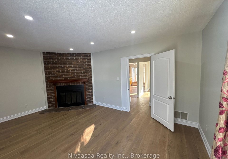 71-pathfinder-crescent-kitchener-ontario-x12719270