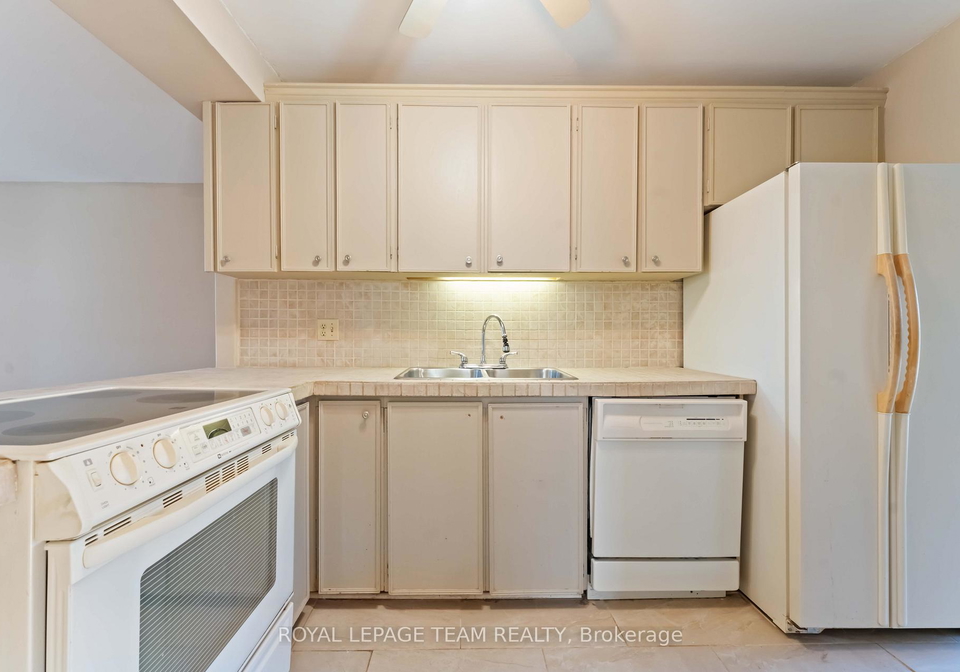 1094-alenmede-crescent-ottawa-ontario-x12719740