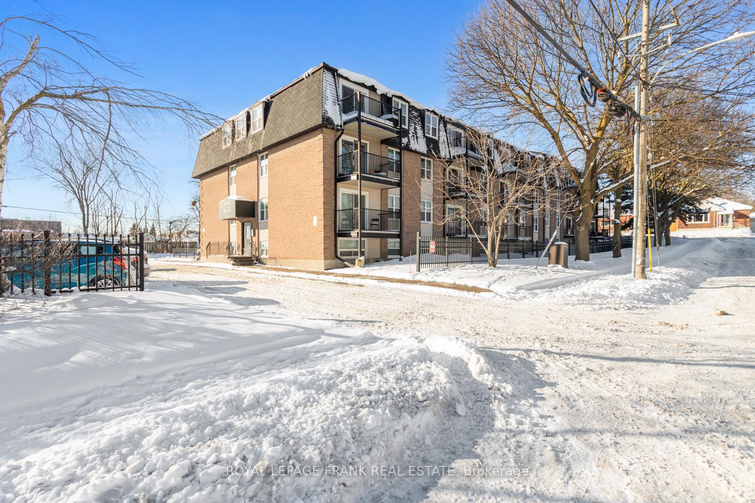 25-e-college-street-belleville-ontario-x12720234