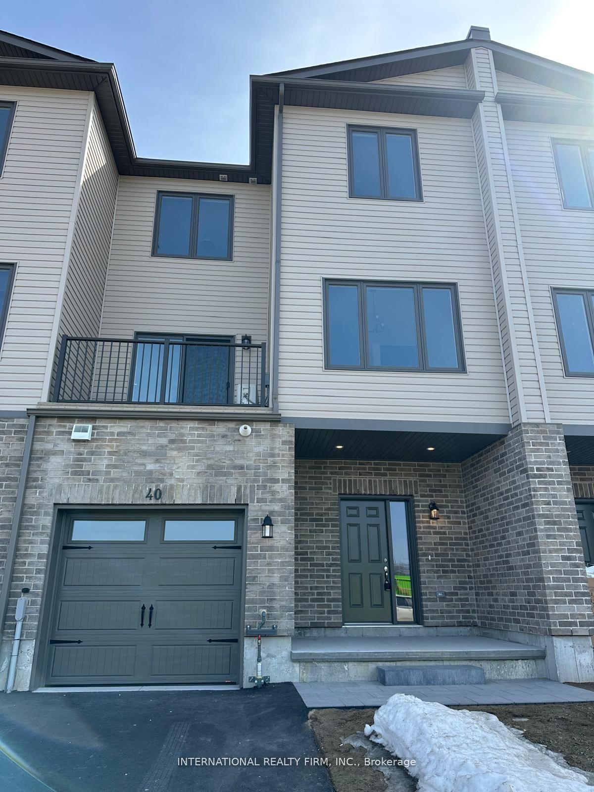 40-evans-street-prince-edward-county-ontario-x12721914
