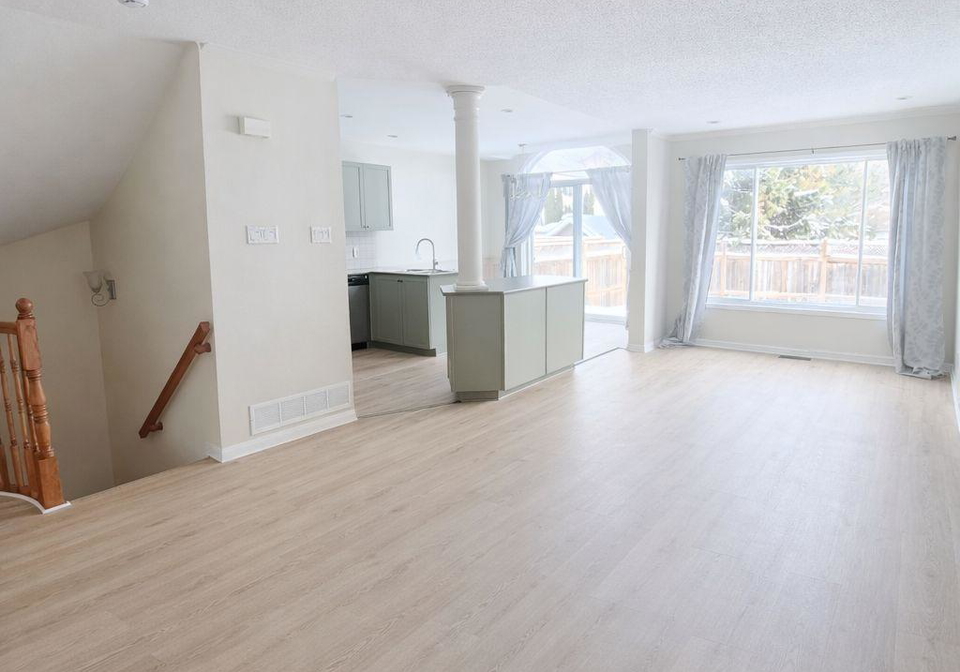 102-southpointe-avenue-ottawa-ontario-x12722194