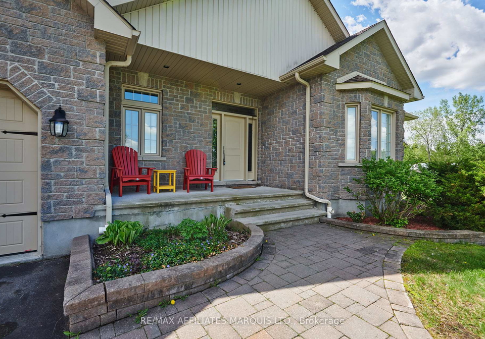 6574-adrian-court-south-glengarry-ontario-x12722496