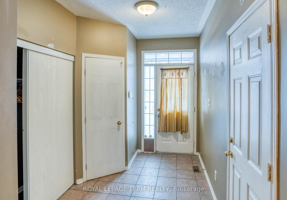 7-chantilly-gate-ottawa-ontario-x12723430