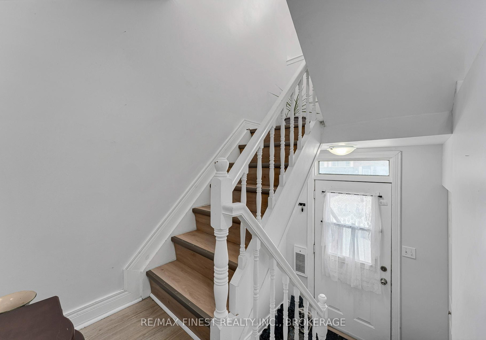 meadow-lane-greater-napanee-ontario-x12723598