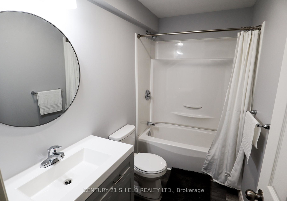 228-228a-carleton-street-cornwall-ontario-x12723772