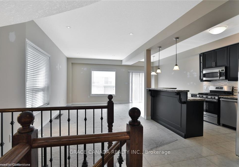 1472-baseline-road-hamilton-ontario-x12724320
