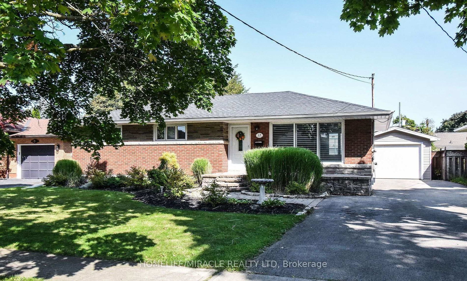 17-grosvenor-street-st-catharines-ontario-x12724556