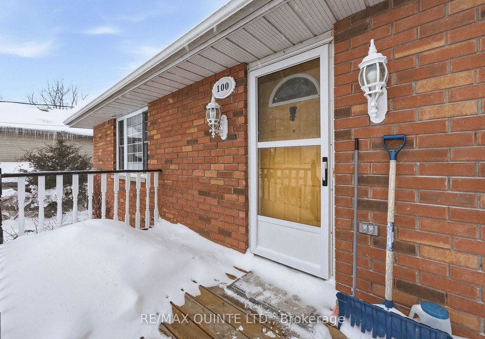 100-creswell-drive-quinte-west-ontario-x12724996