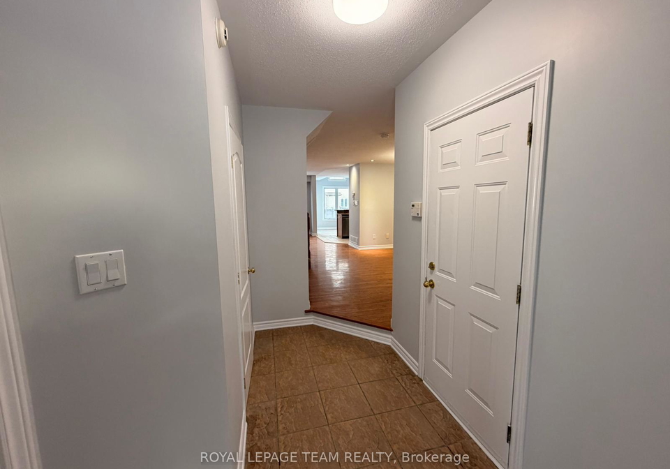 21-cresthaven-drive-ottawa-ontario-x12725044