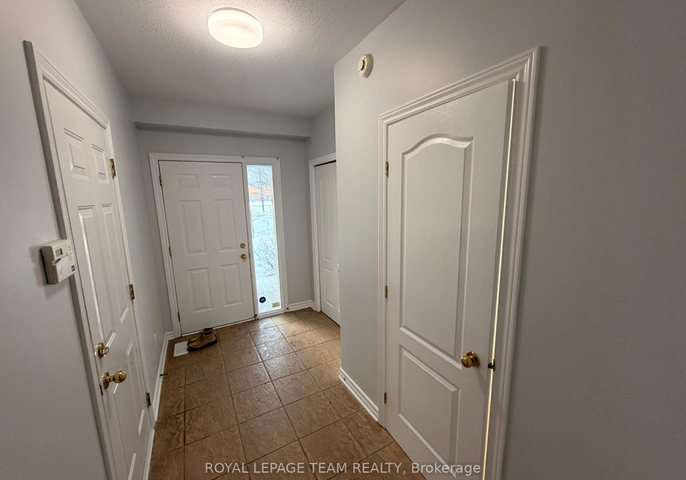 21-cresthaven-drive-ottawa-ontario-x12725044
