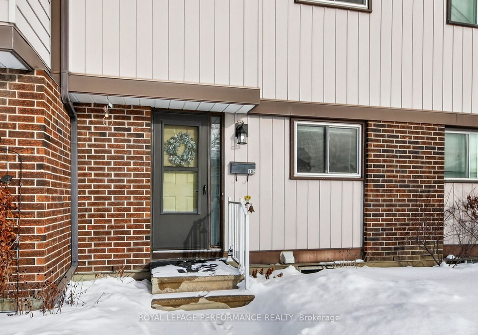 10c-fieldgate-drive-ottawa-ontario-x12725650