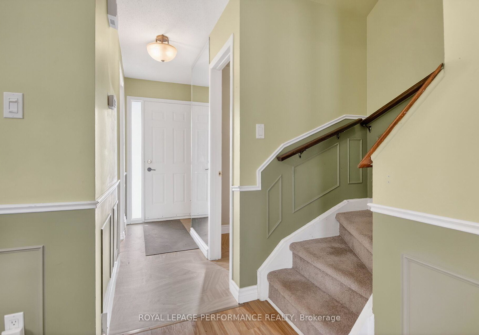 10c-fieldgate-drive-ottawa-ontario-x12725650